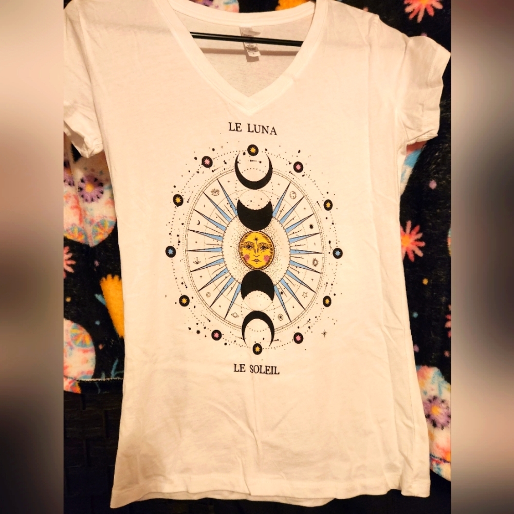 Petite short sleeve v-neck t